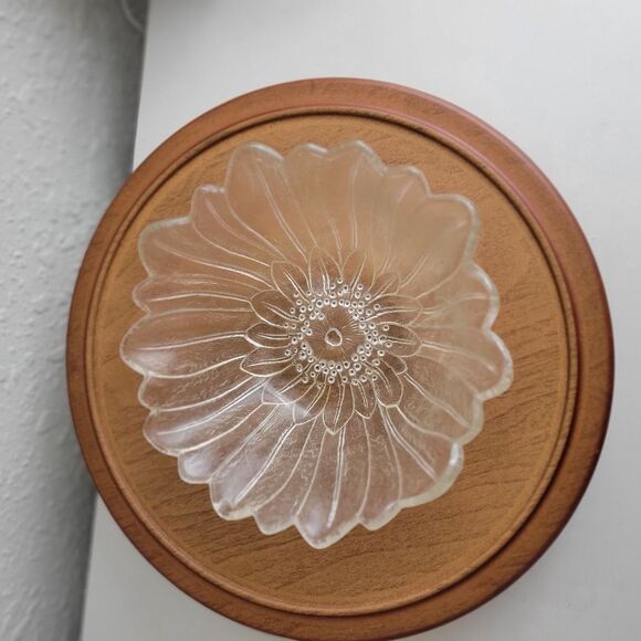 VINTAGE ✨️ Sunflower Glass Bowl 7" clear - Picture 4 of 4